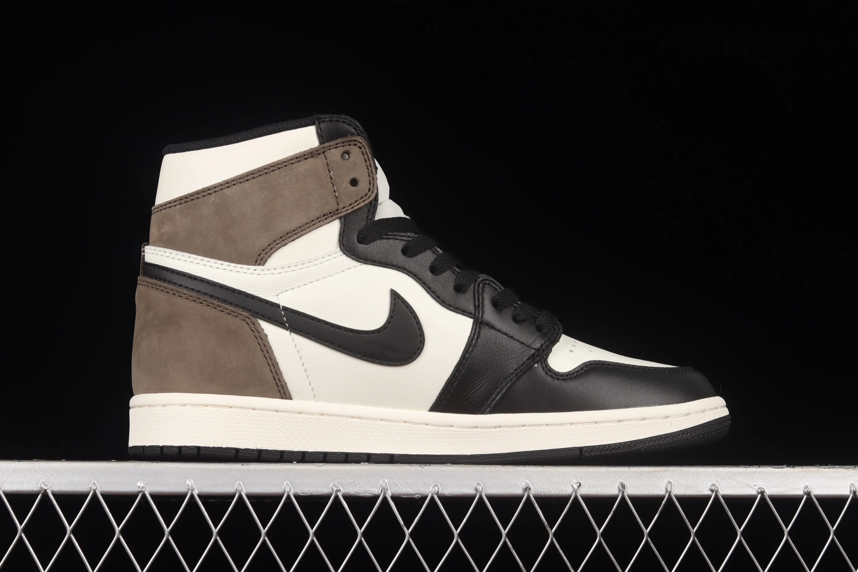All categories Air Jordan Jordan series basketball shoes Air Jordan 1 High Foreign trade version Air Jordan 1 High OG "Dark Mocha" AJ1 Joe 1 small barb 555088-105
